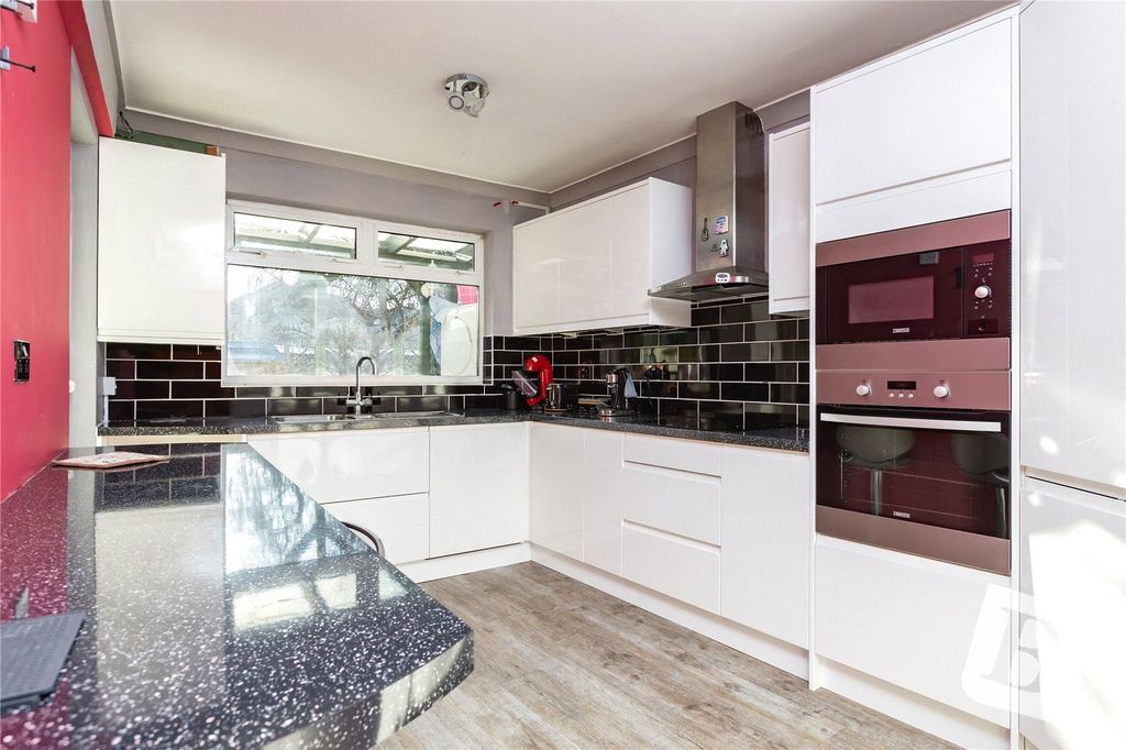 Property photo 2 of 13 Kitchen
