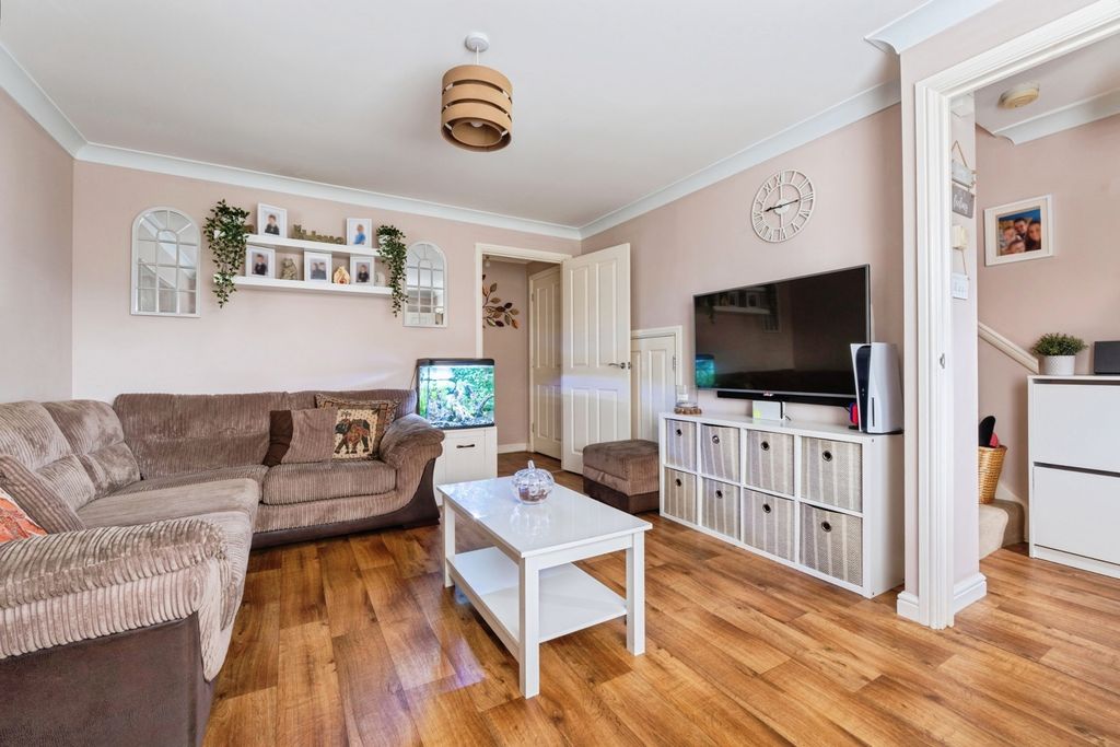 Property photo 2 of 17 Photo