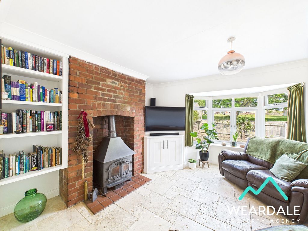Property photo 2 of 34