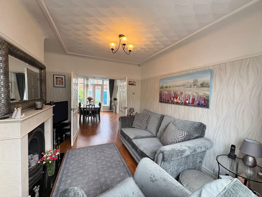 Property photo 2 of 34