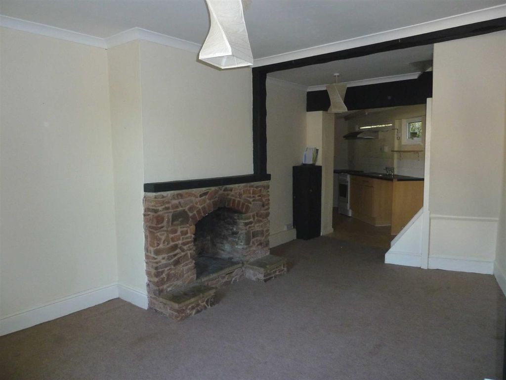 Property photo 2 of 8 Open Plan Sitting Room/Kit