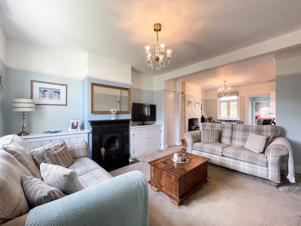 Property photo 2 of 25 4033045