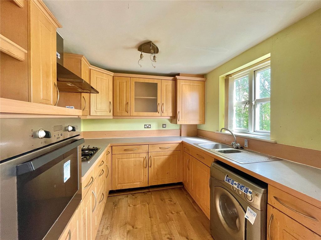 Property photo 3 of 8 Picture No. 12