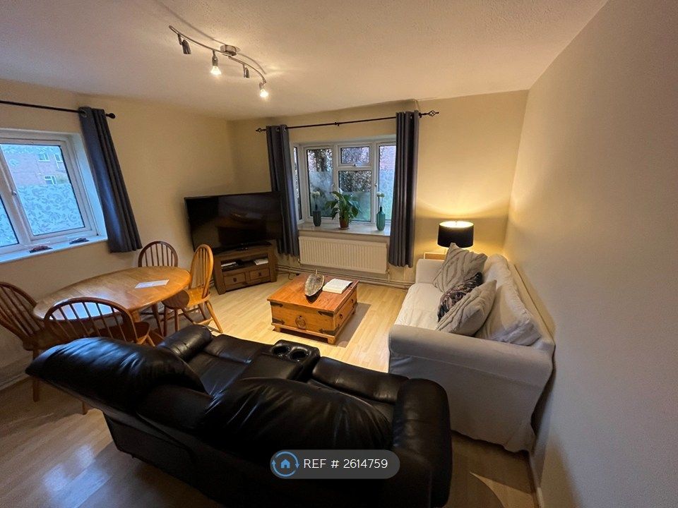 Property photo 2 of 11 Living Room 1