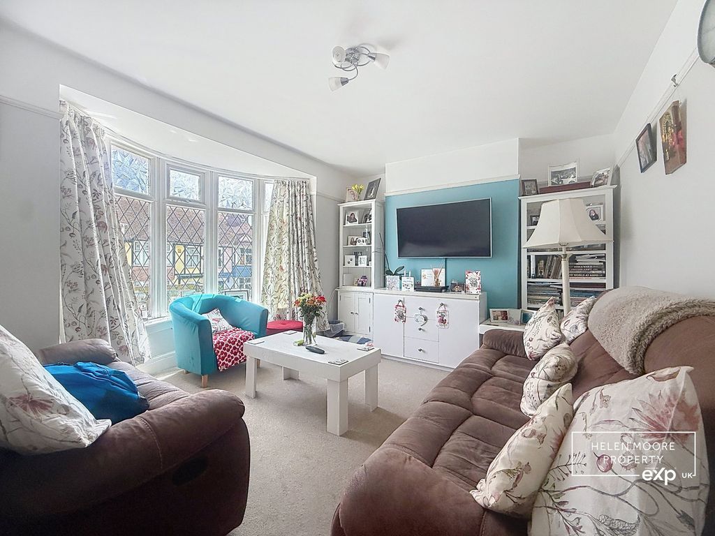 Property photo 2 of 11