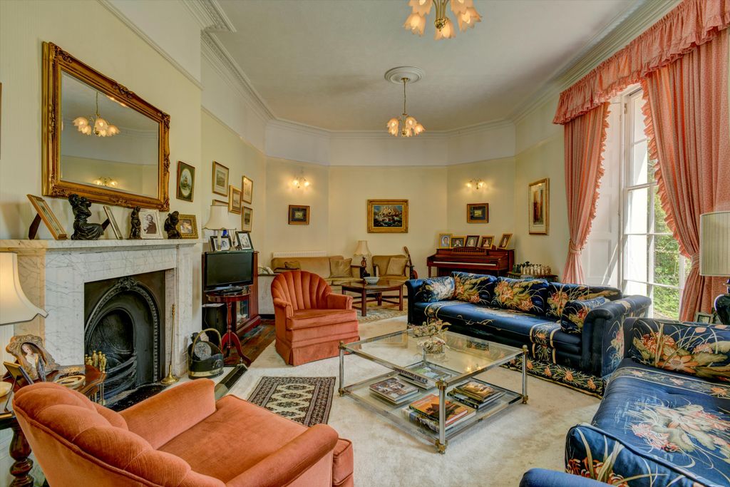 Property photo 3 of 16 Image