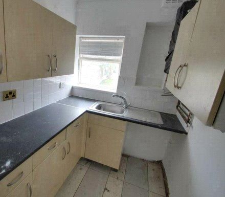 Property photo 3 of 8 Kitchen