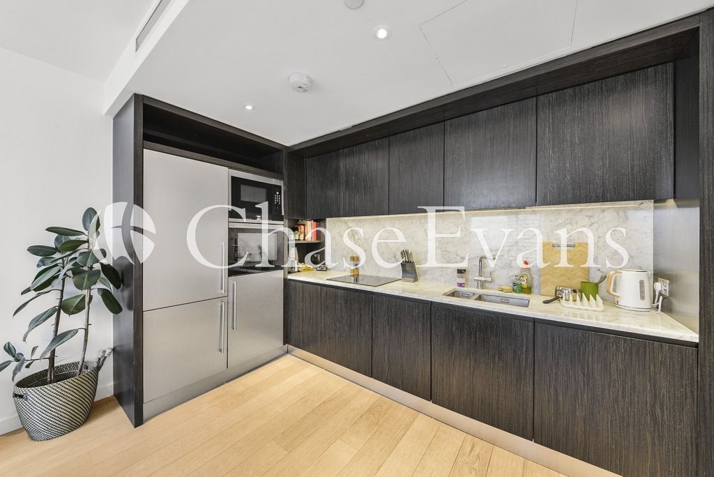 Property photo 3 of 12 Kitchen