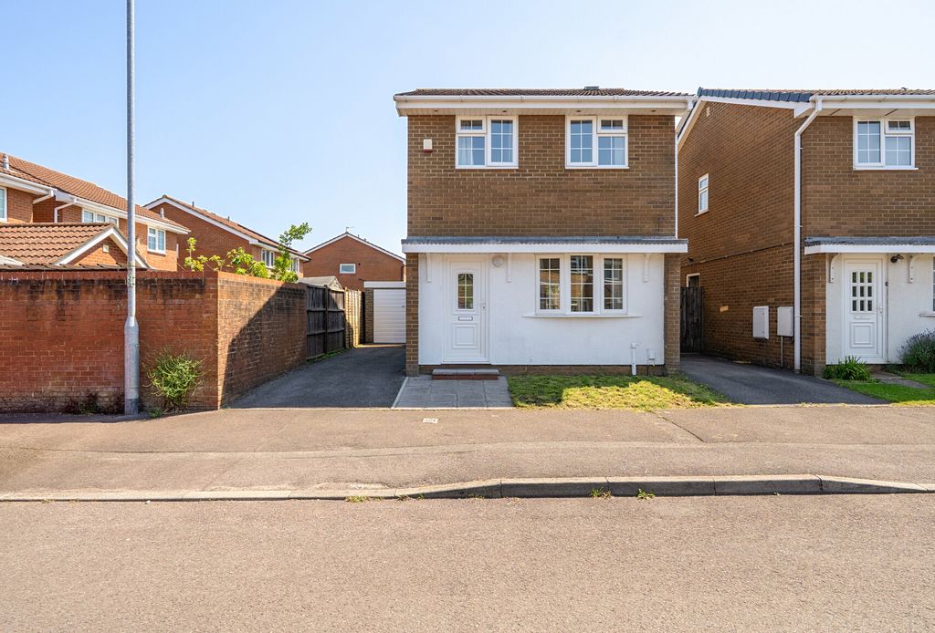 Property photo 1 of 20 Longs Drive