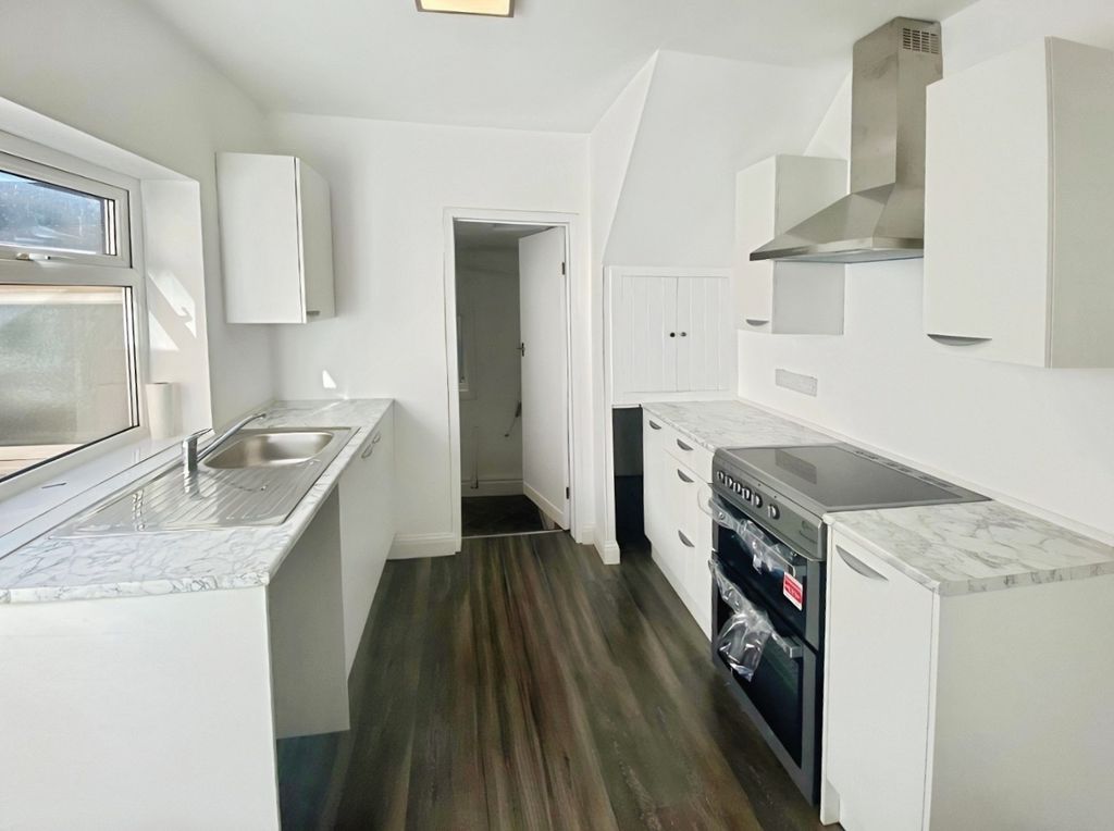 Property photo 2 of 13 5152171