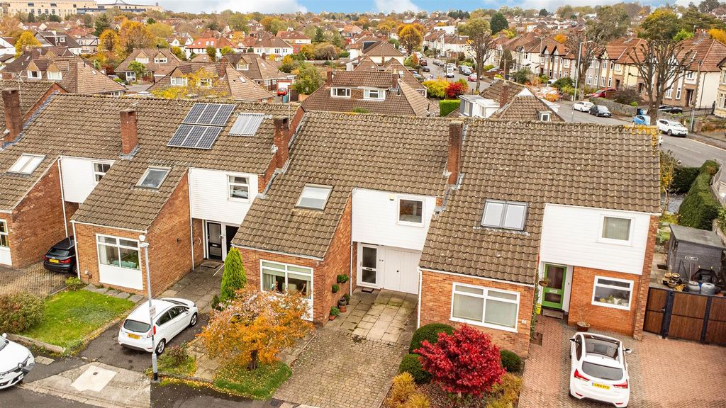 Property photo 1 of 22 Front Aspect