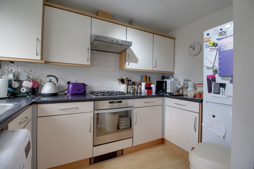 Property photo 2 of 8 Kitchen