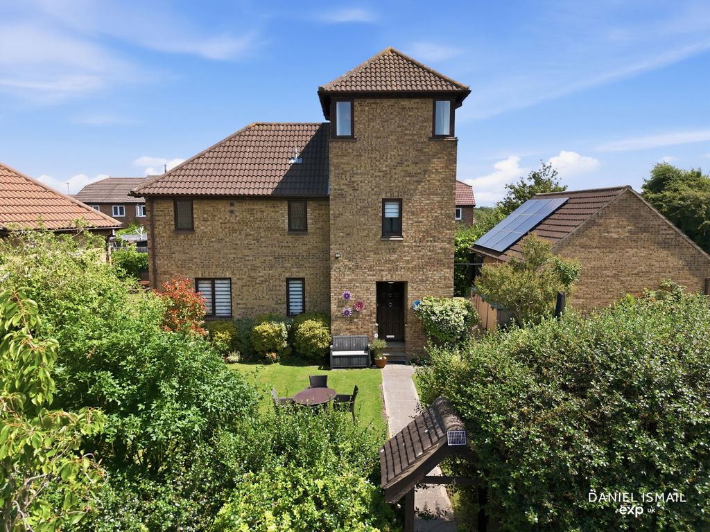 Property photo 1 of 27