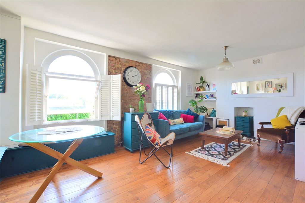 Property photo 1 of 8 Picture No. 01