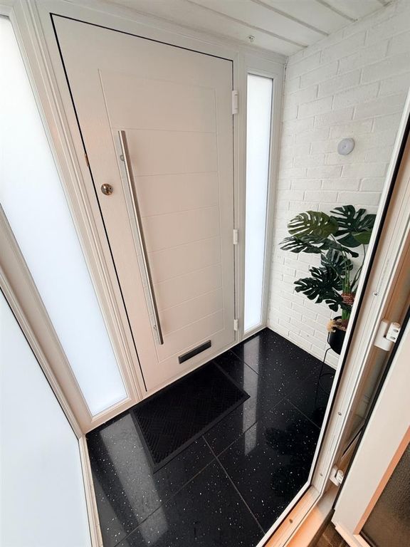 Property photo 3 of 34 Porch