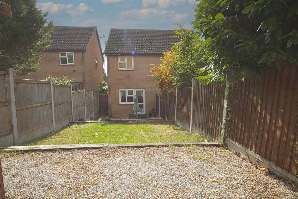 Property photo 2 of 11 Garden1.Jpg