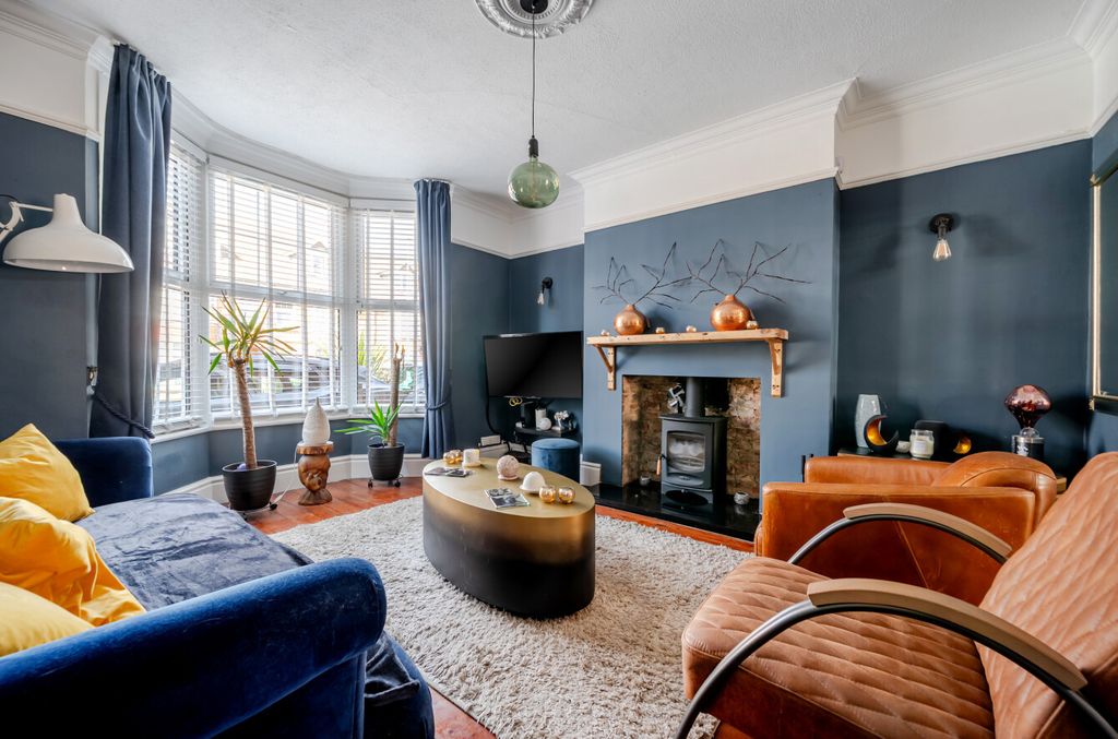 Property photo 2 of 14 25-6A79E79948Ddd-...