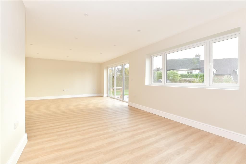 Property photo 1 of 13 Lounge/Dining Room