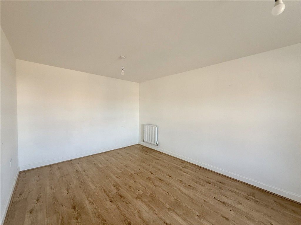 Property photo 1 of 15 Lounge