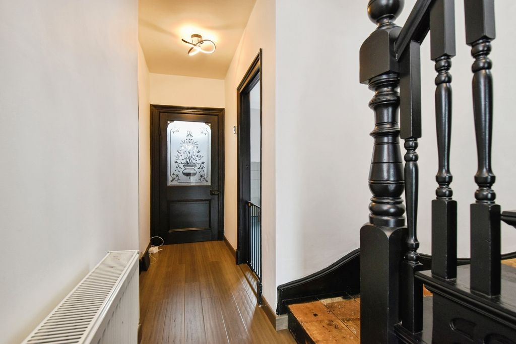 Property photo 2 of 23 Pbox-Img.Jpg