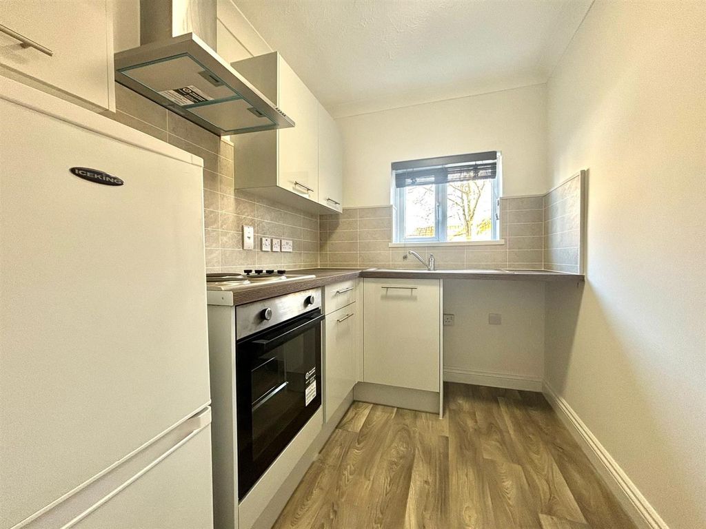 Property photo 3 of 6 Kitchen.Jpeg