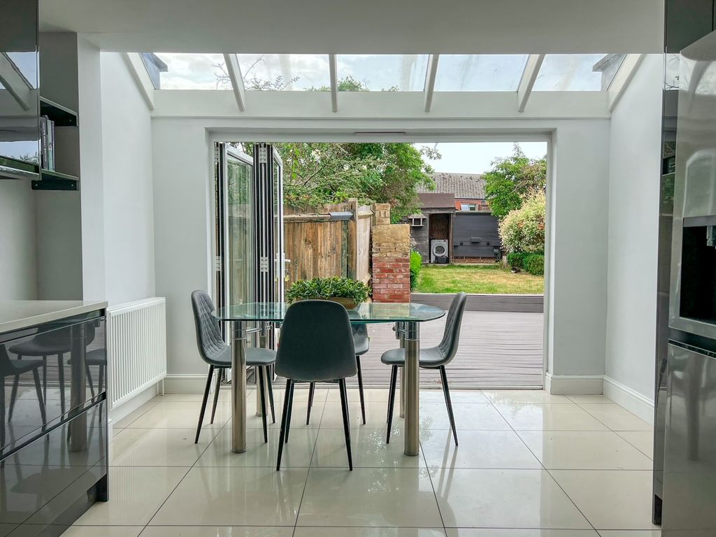 Property photo 3 of 36