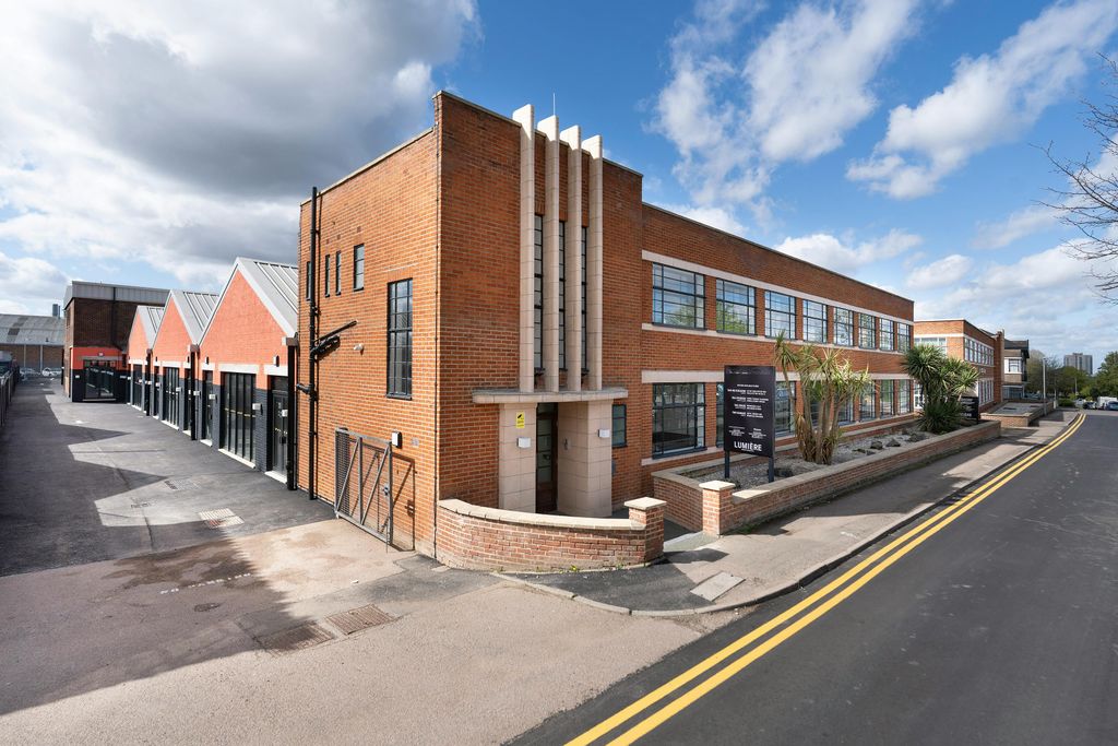 Property photo 2 of 17 Iw160425Sti005.Jpg