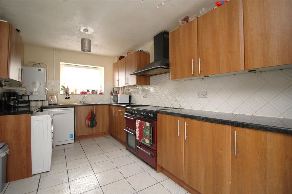 Property photo 2 of 14 Kitchen 1.Jpg