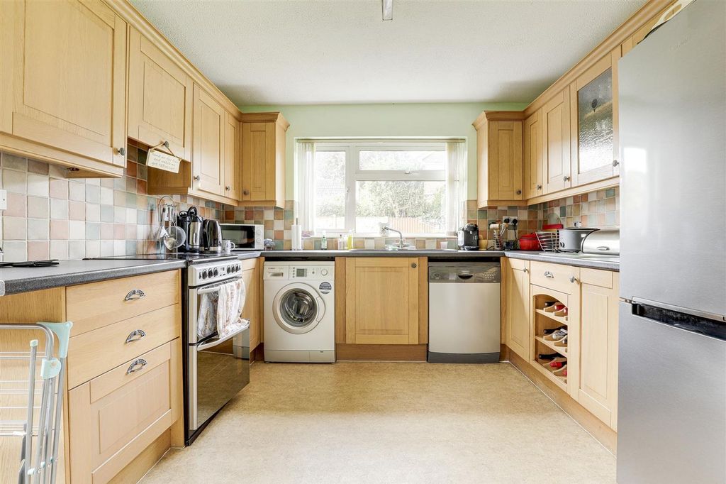 Property photo 3 of 19