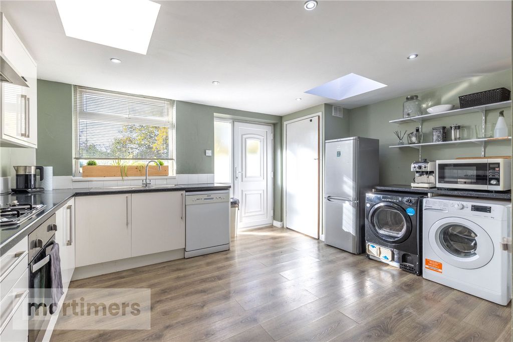 Property photo 3 of 30 Ground Floor