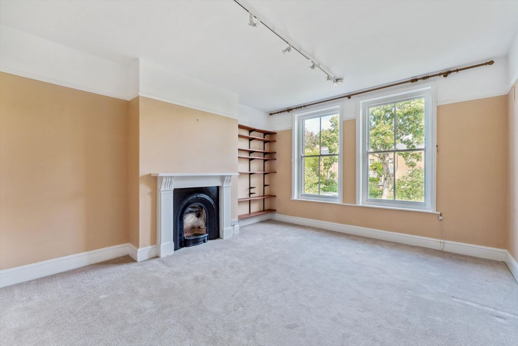 Property photo 2 of 14 Image