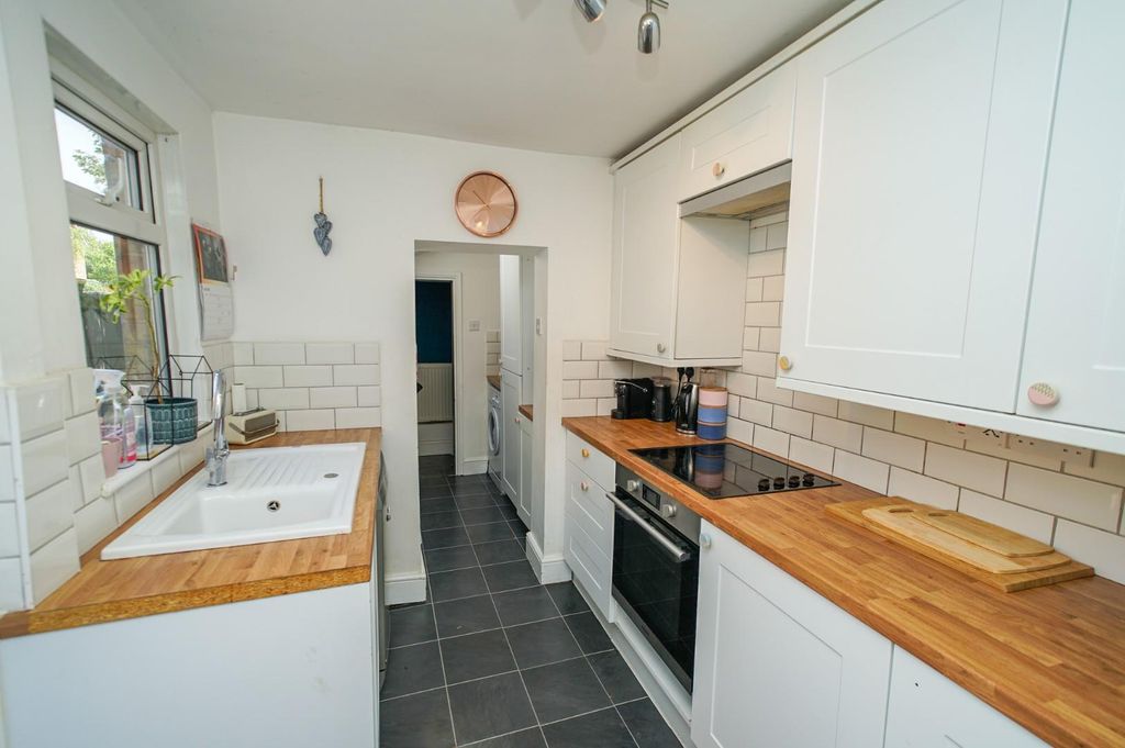 Property photo 3 of 21