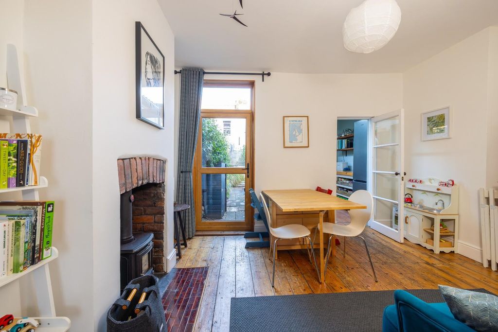 Property photo 1 of 32 Char0206.Jpg