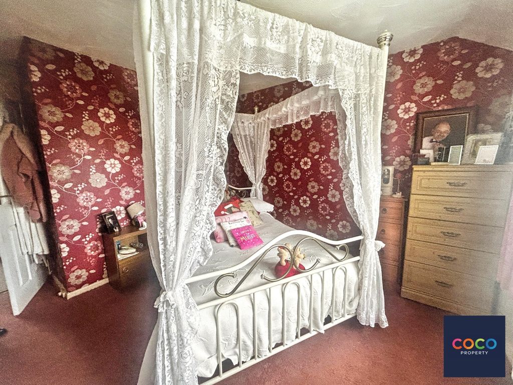 Property photo 3 of 9 4937373