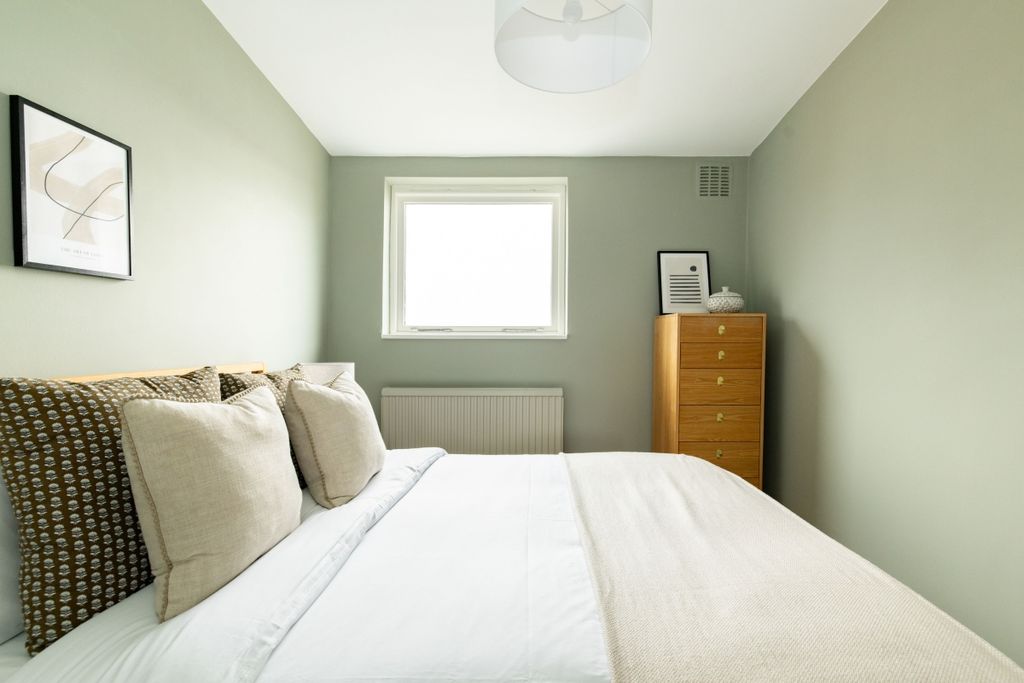 Property photo 1 of 18 5A49438A-F636-448...