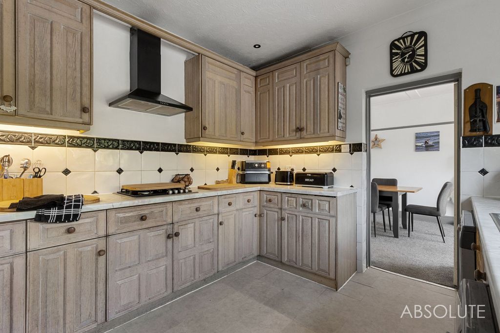 Property photo 2 of 24 Kitchen