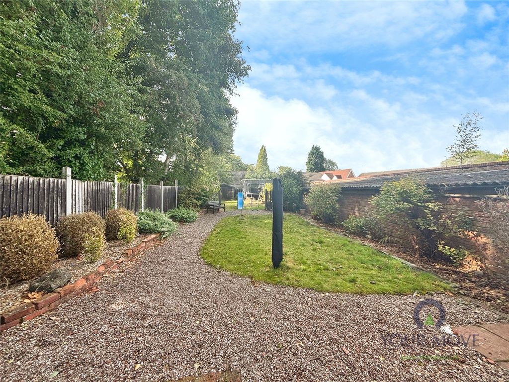 Property photo 3 of 17 Garden
