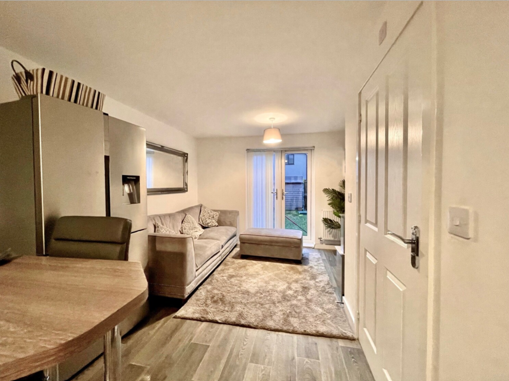 Property photo 3 of 9