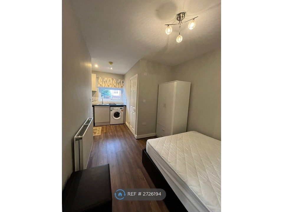 Property photo 1 of 8 Room