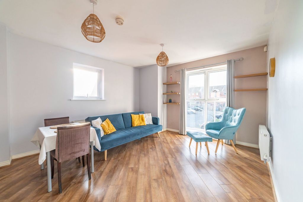 Property photo 2 of 18