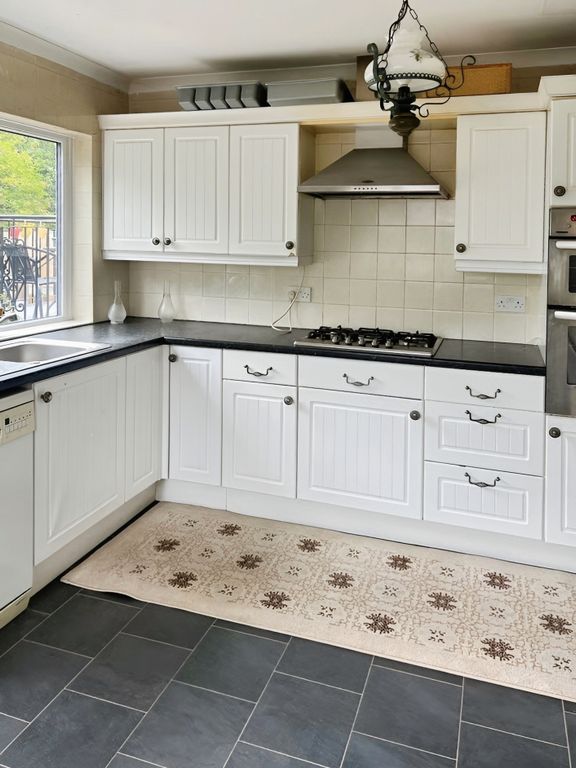 Property photo 2 of 10 7240c8F3-86