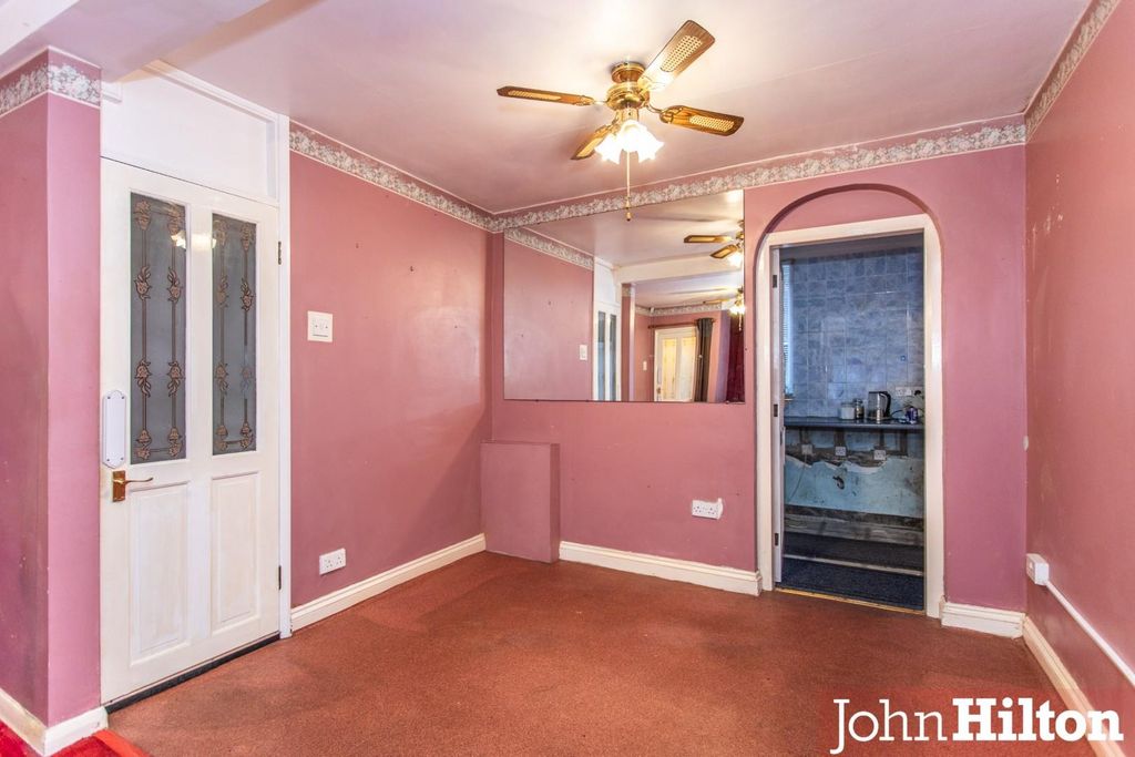 Property photo 3 of 12 Glynde Road13.Jpg