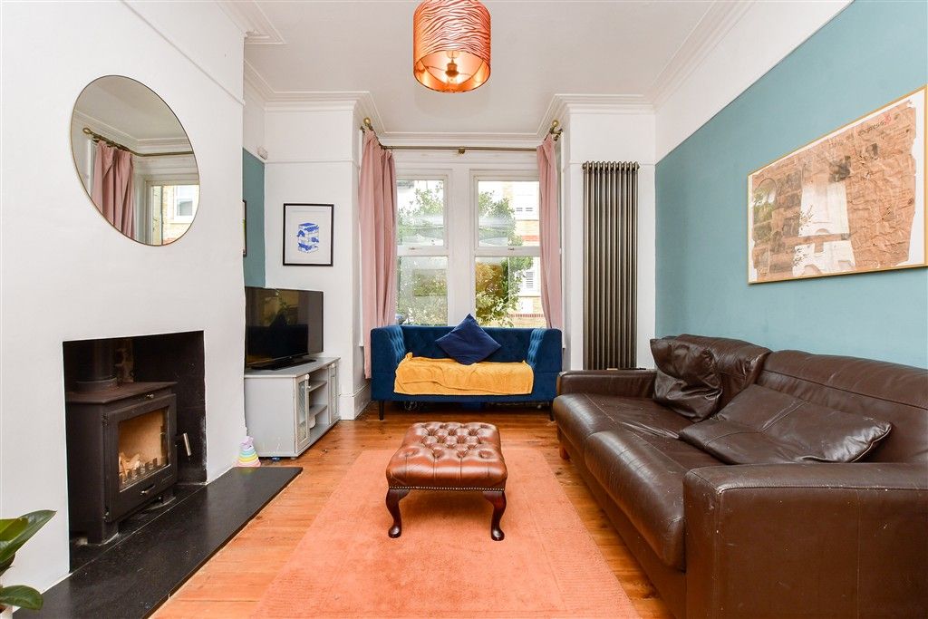 Property photo 2 of 14 Lounge