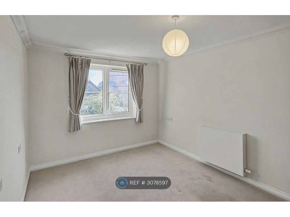Property photo 3 of 12 Living Room