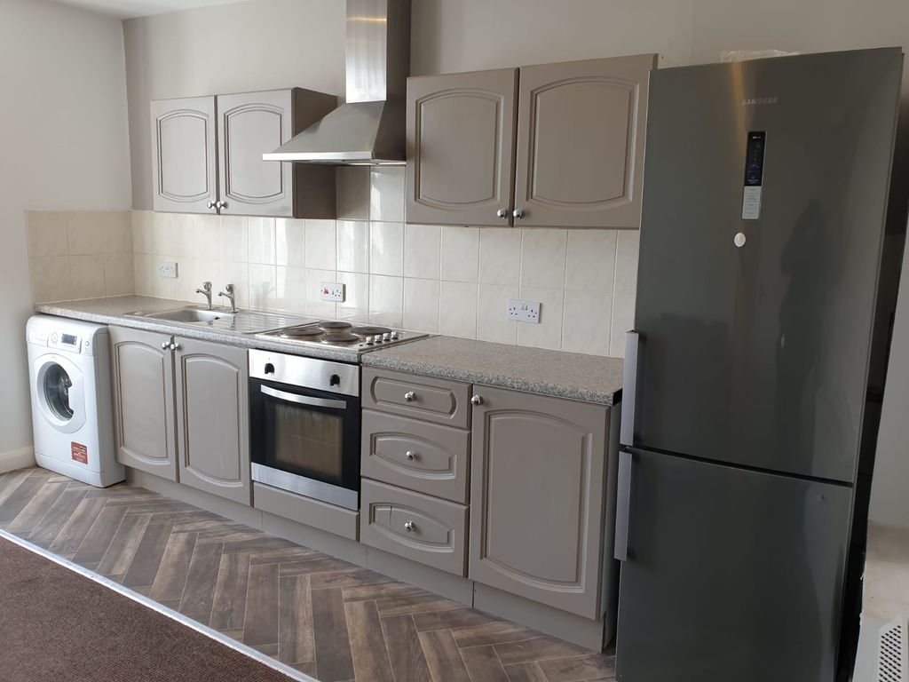 Property photo 3 of 8 Gallery