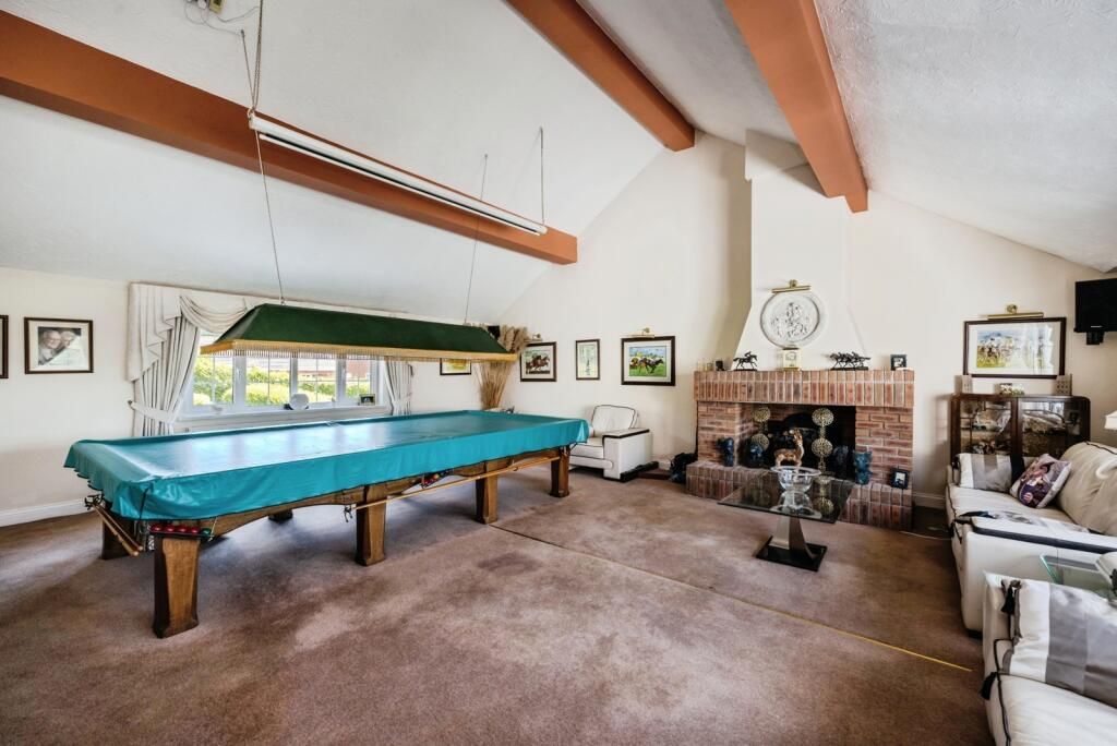 Property photo 3 of 32