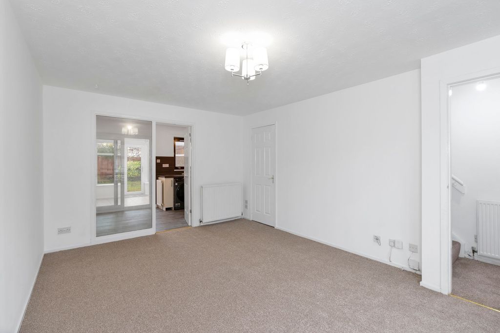 Property photo 3 of 27 Living Room