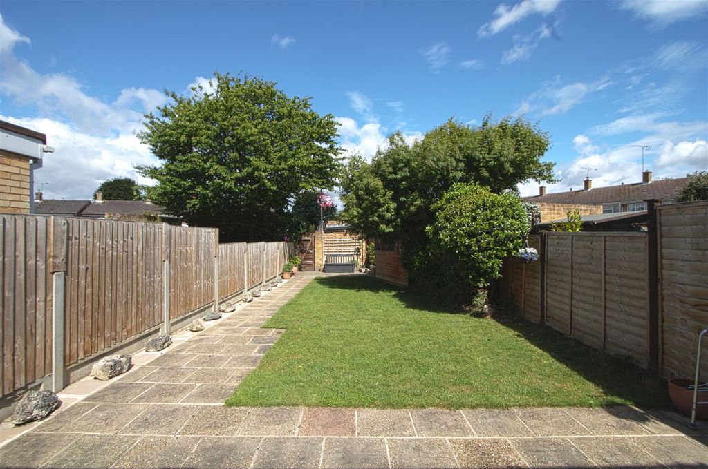 Property photo 2 of 13 Garden.Jpg