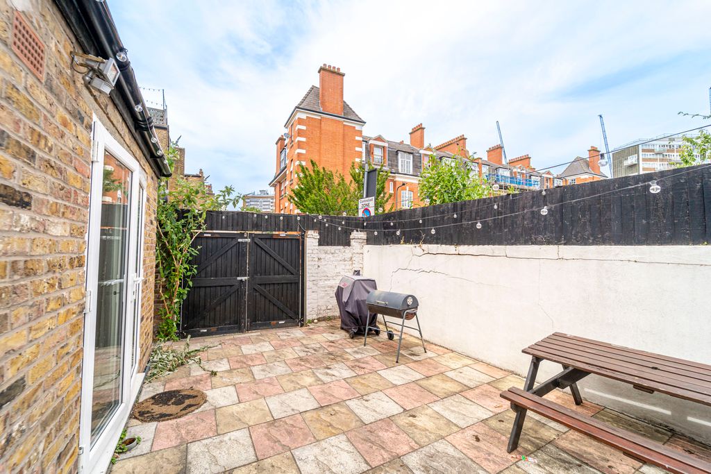 Property photo 2 of 15