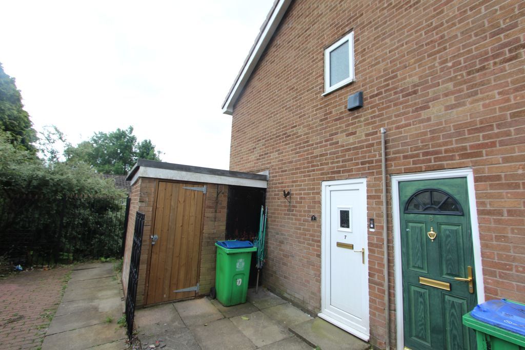 Property photo 2 of 11 Entrance